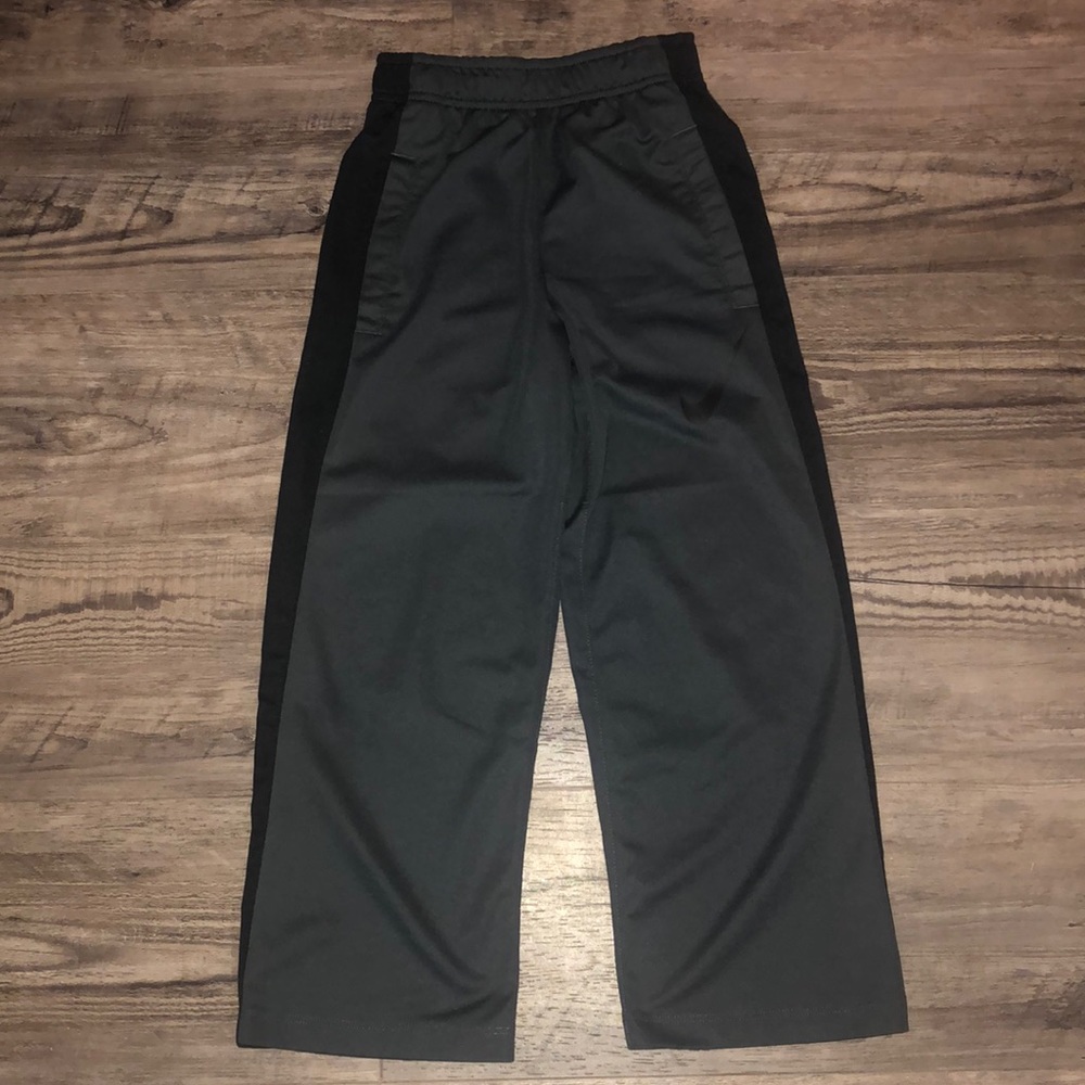 Boys Nike dri fit pants size small